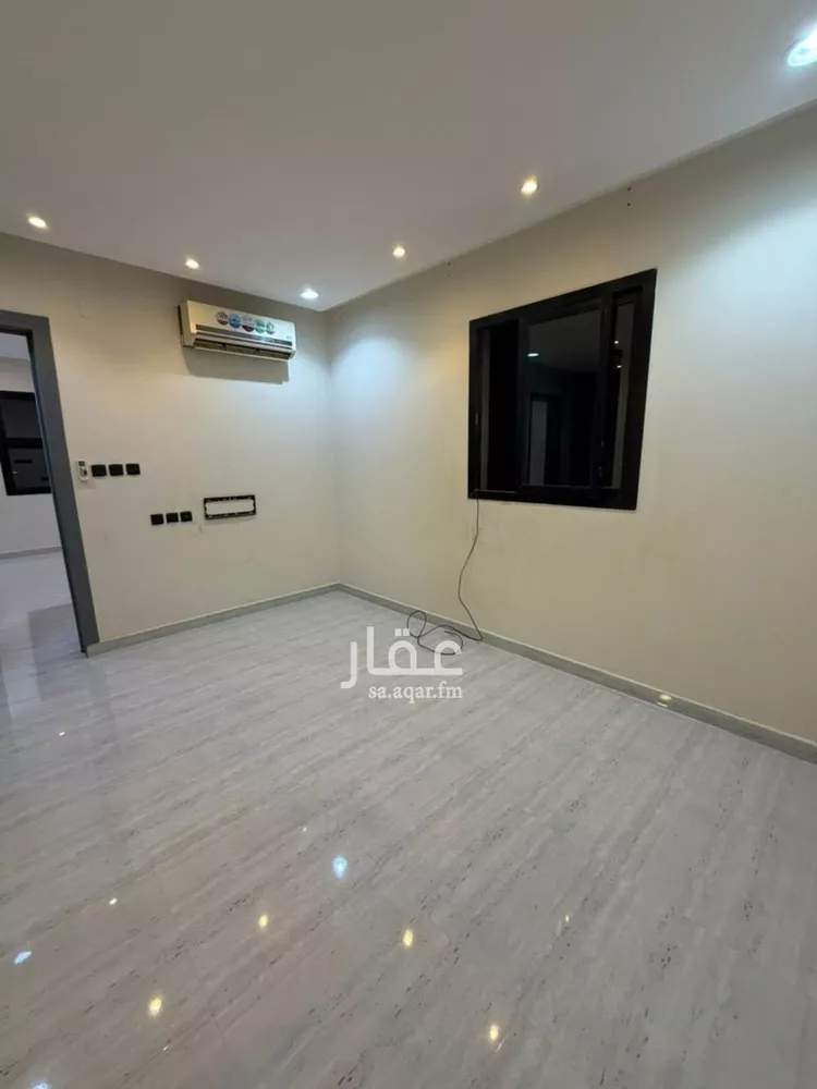 فيلا للإيجار في شارع شهاب الدين القلقشندي, حي عكاظ, مدينة الرياض, منطقة الرياض