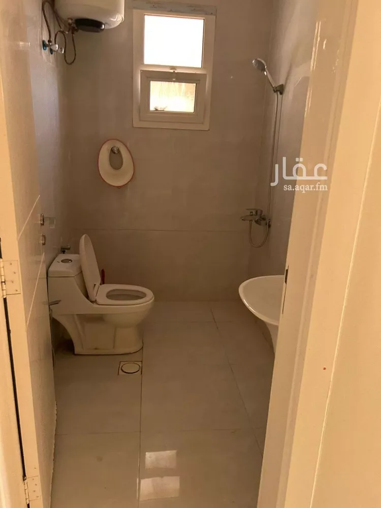 فيلا للإيجار في شارع بعلبك, حي عكاظ, مدينة الرياض, منطقة الرياض صورة 5