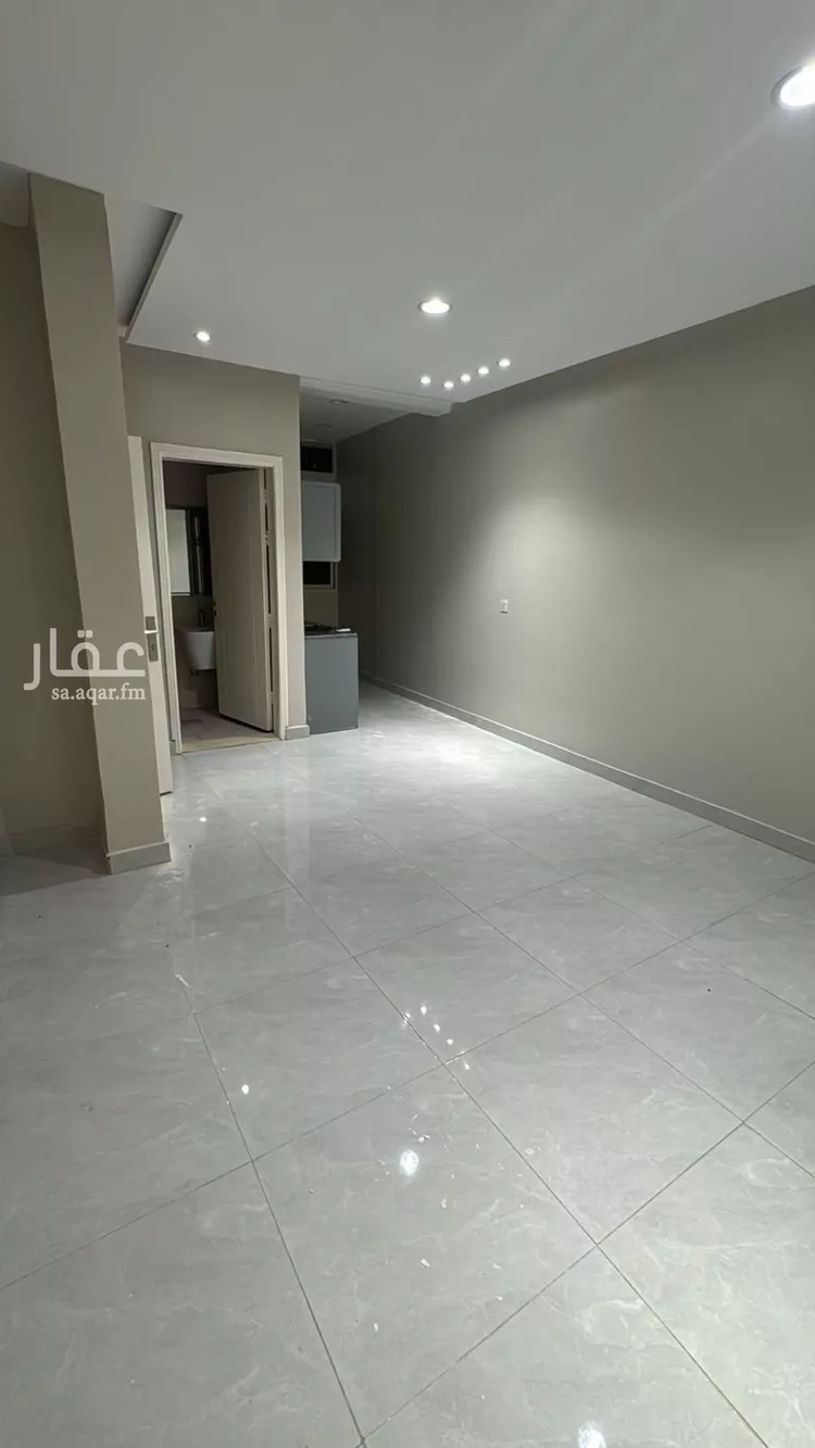 شقة للإيجار في شارع الشيخ عثمان بن إبراهيم الحقيل, حي الملك فهد, مدينة الرياض, منطقة الرياض صورة 3
