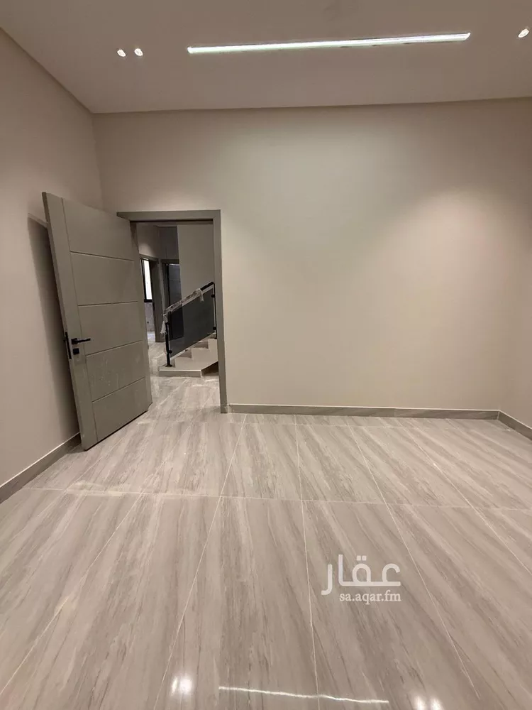 دور للبيع في شارع العويقليه, حي طيبة, مدينة الرياض, منطقة الرياض صورة 2