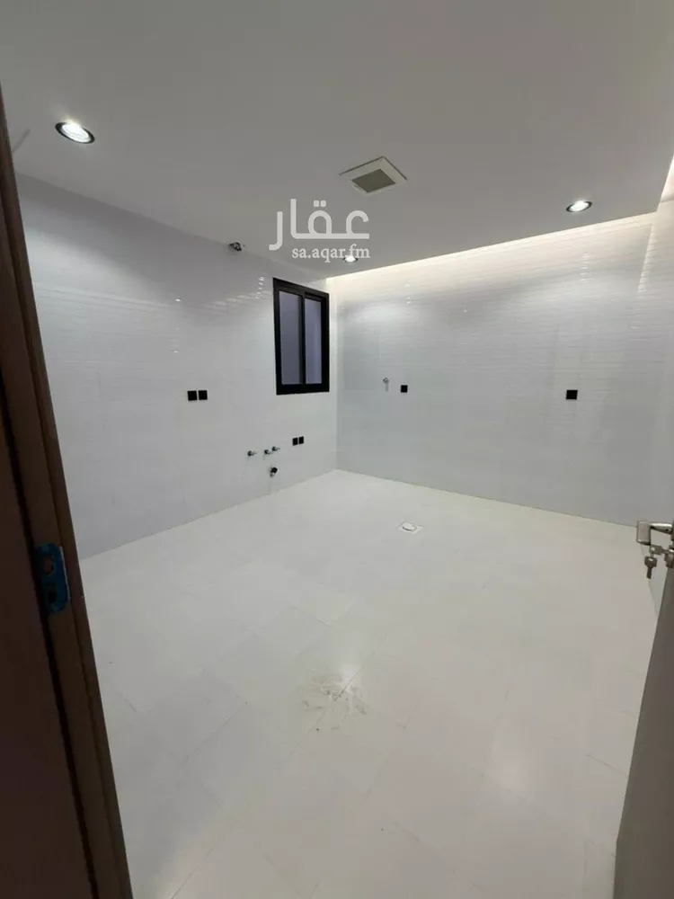 دور للبيع في شارع القلاع, حي بدر, مدينة الرياض, منطقة الرياض صورة 3