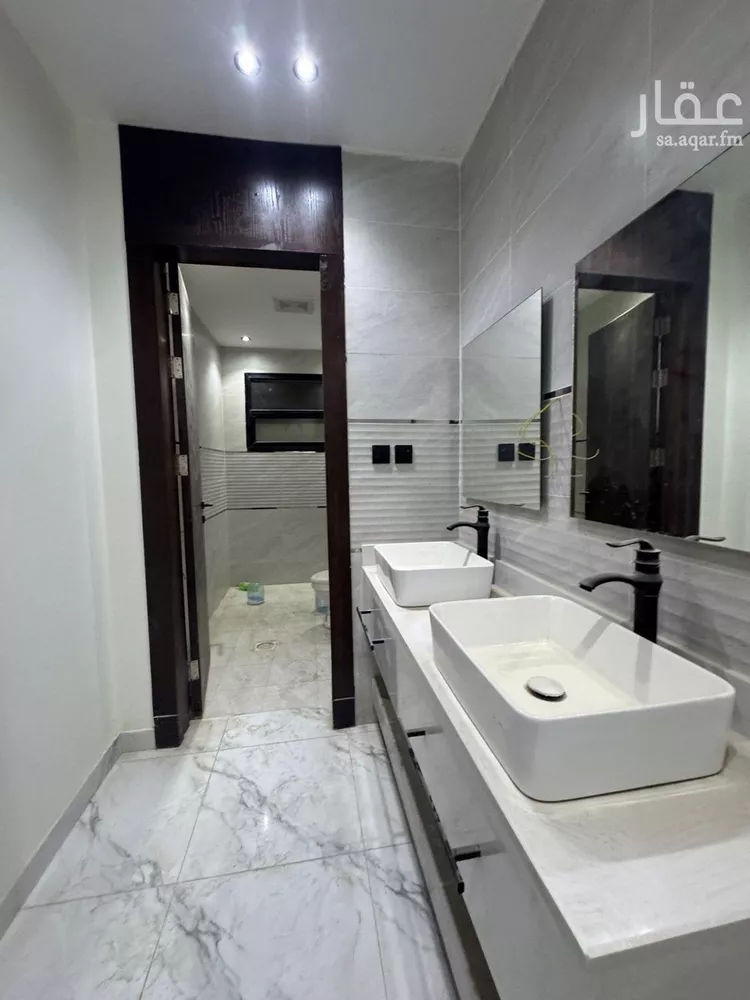 دور للبيع في شارع طريق العزيزية الفرعي, حي العزيزية, مدينة الرياض, منطقة الرياض