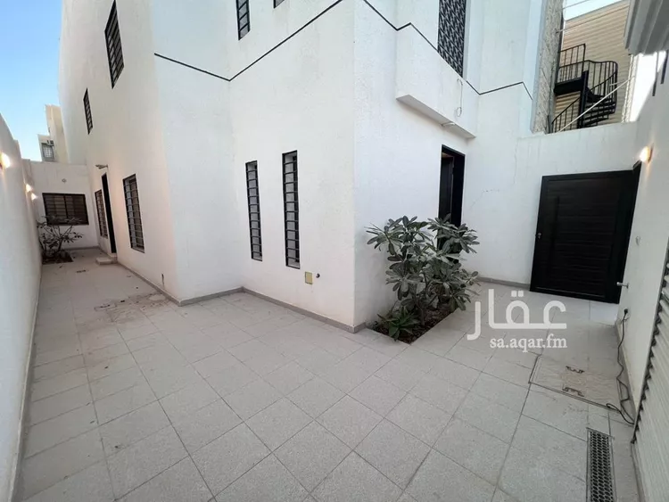 دور للبيع في شارع وادي حبان, حي العزيزية, مدينة الرياض, منطقة الرياض صورة 2