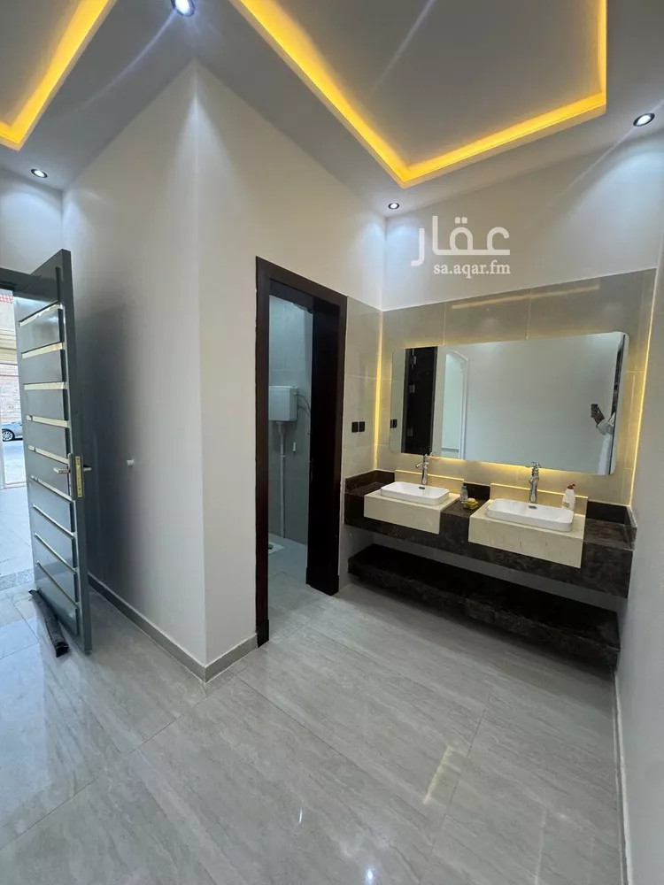 دور للبيع في شارع رقم 50, حي العزيزية, مدينة الرياض, منطقة الرياض صورة 3