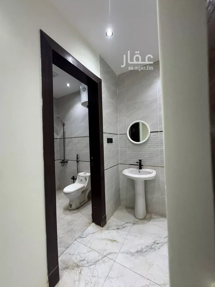 دور للبيع في شارع طريق العزيزية الفرعي, حي العزيزية, مدينة الرياض, منطقة الرياض صورة 2