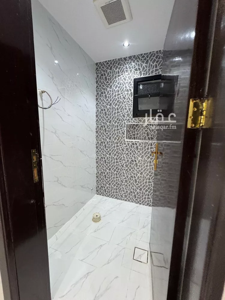 Floor for Sale in Riyadh Ad Dar Al Baida 7