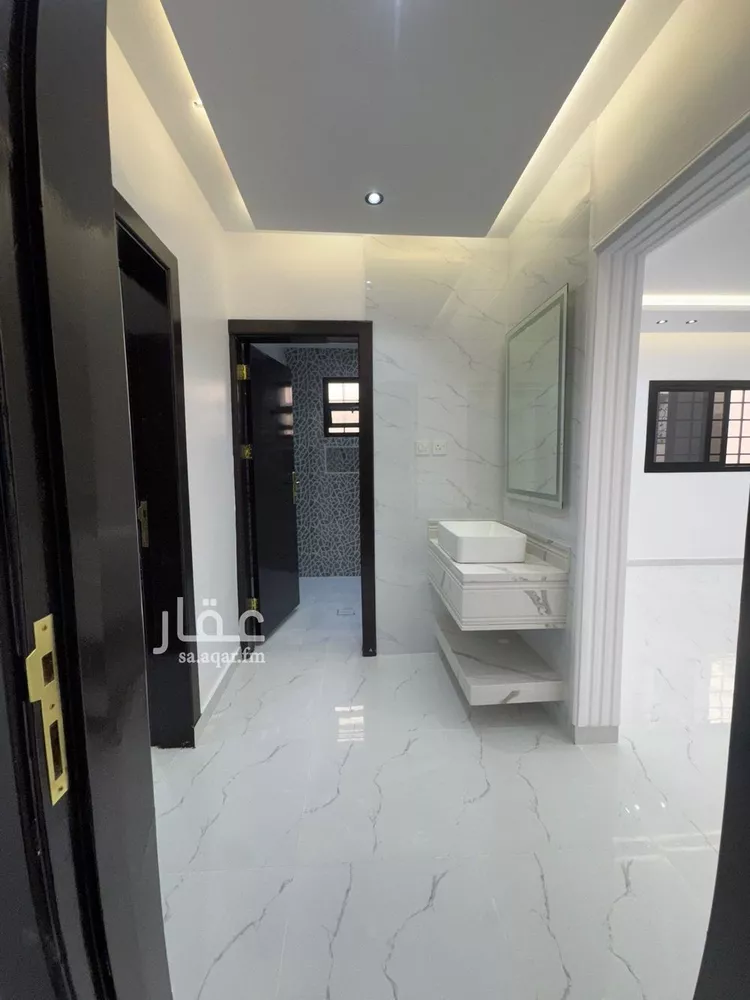 Floor for Sale in Riyadh Ad Dar Al Baida 18