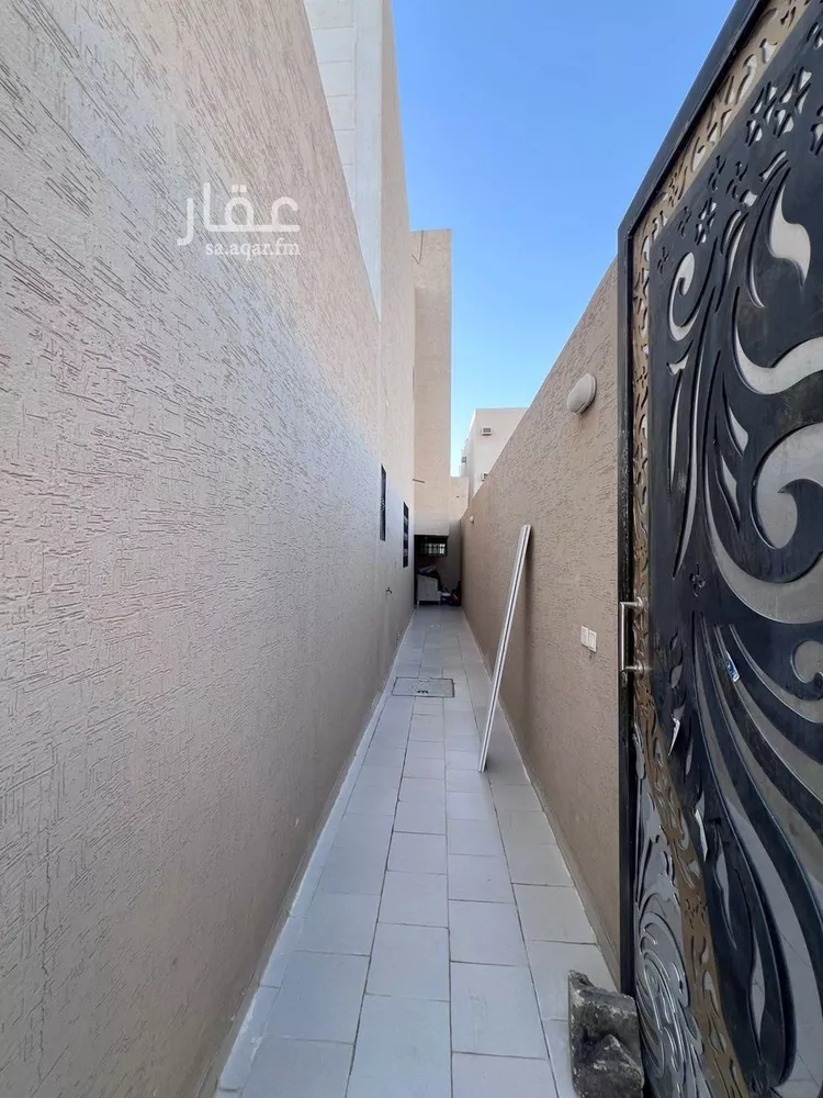 دور للبيع في شارع طريق عرفات, حي الدار البيضاء, مدينة الرياض, منطقة الرياض