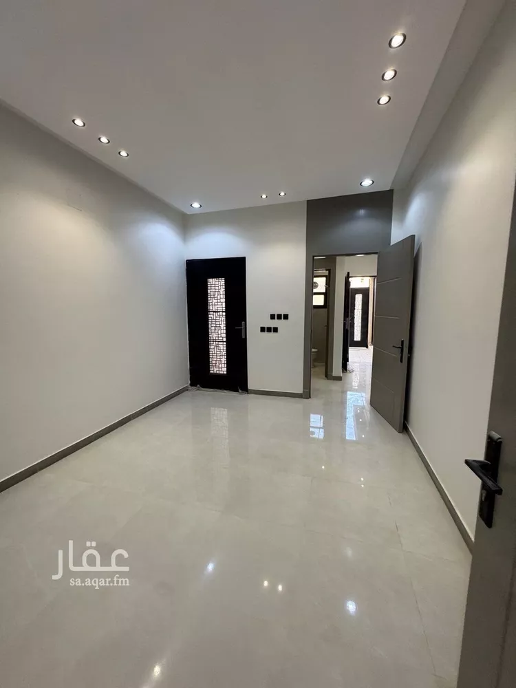 دور للبيع في شارع حسين بن حمد, حي طيبة, مدينة الرياض, منطقة الرياض صورة 5