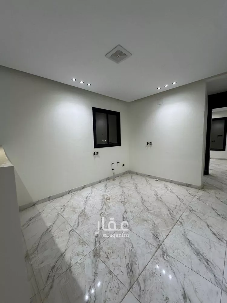 دور للبيع في شارع طريق العزيزية الفرعي, حي العزيزية, مدينة الرياض, منطقة الرياض صورة 4