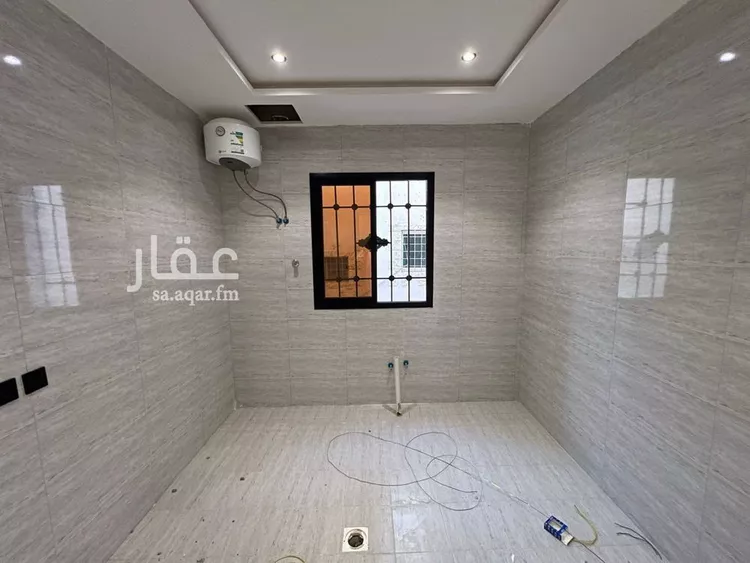 دور للبيع في شارع طريق عرفات, حي الدار البيضاء, مدينة الرياض, منطقة الرياض