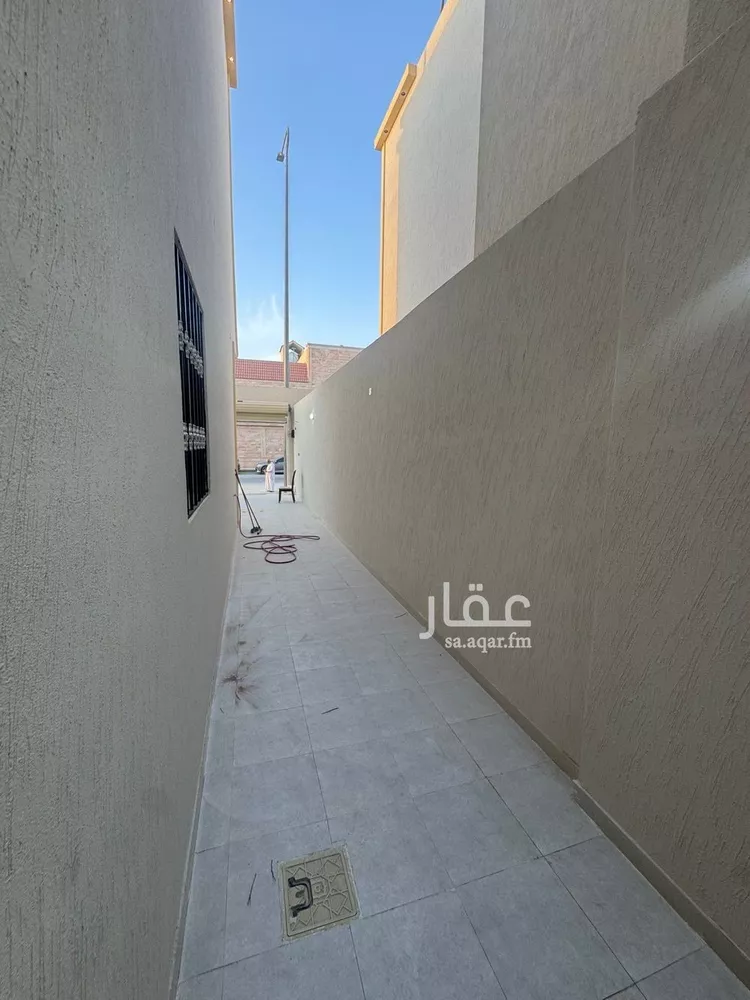 دور للبيع في شارع رقم 50, حي العزيزية, مدينة الرياض, منطقة الرياض 8