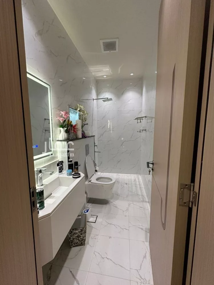 Apartment for Sale in Riyadh Al Arid 7