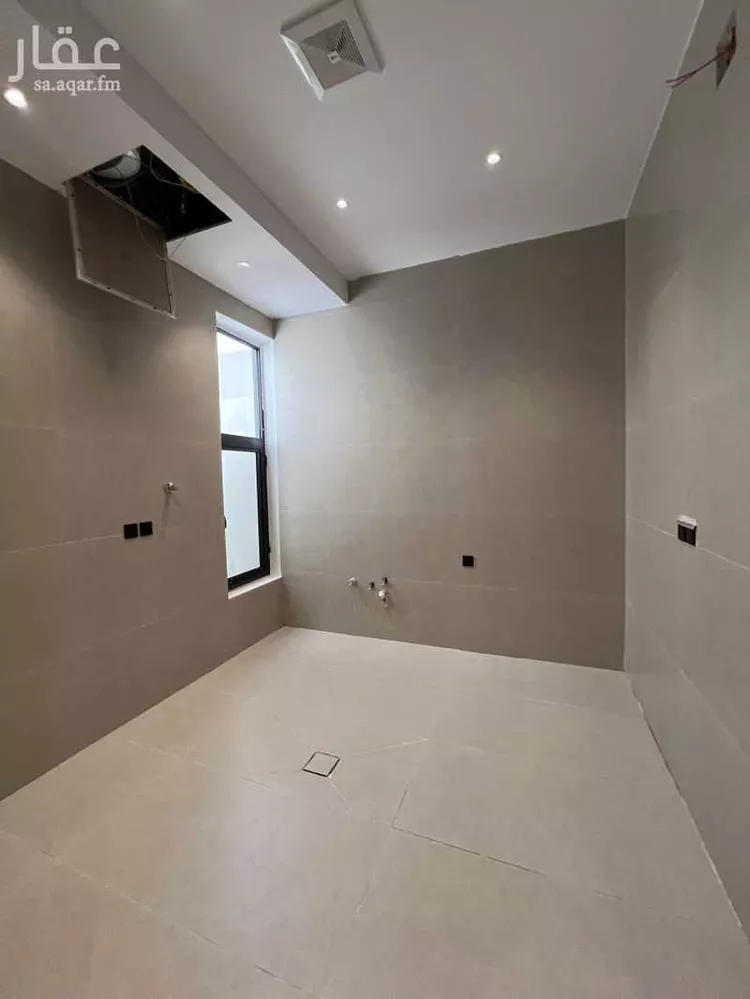 Floor for Sale in Riyadh Al Janadriyah 8