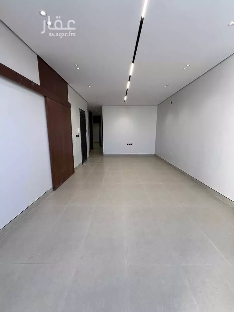 Floor for Sale in Riyadh Al Janadriyah