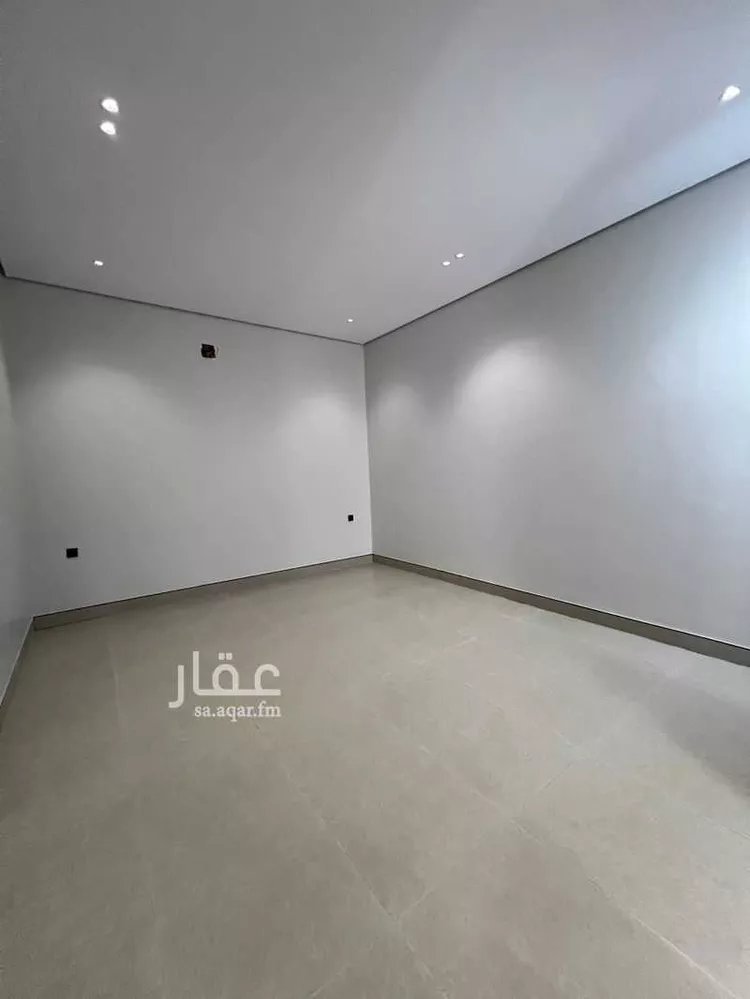 Floor for Sale in Riyadh Al Janadriyah 6