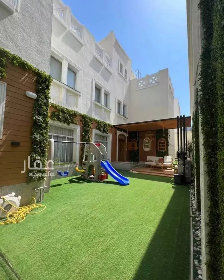 فيلا للبيع في شارع عبدالله ابن معاوية الجمحي, حي بنى بياضة, مدينة المدينة المنورة, منطقة المدينة المنورة صورة 3