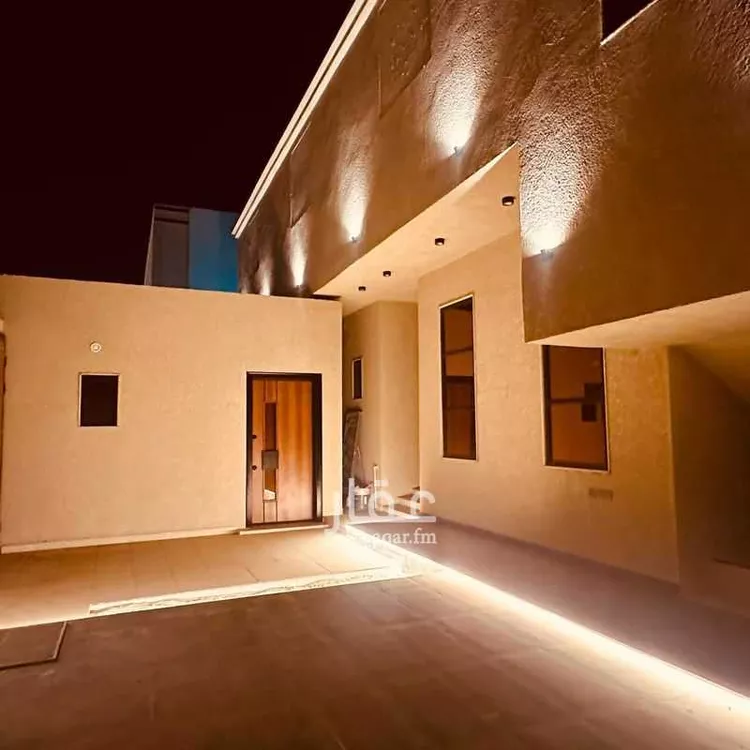 Building for Sale in Medina King Fahd