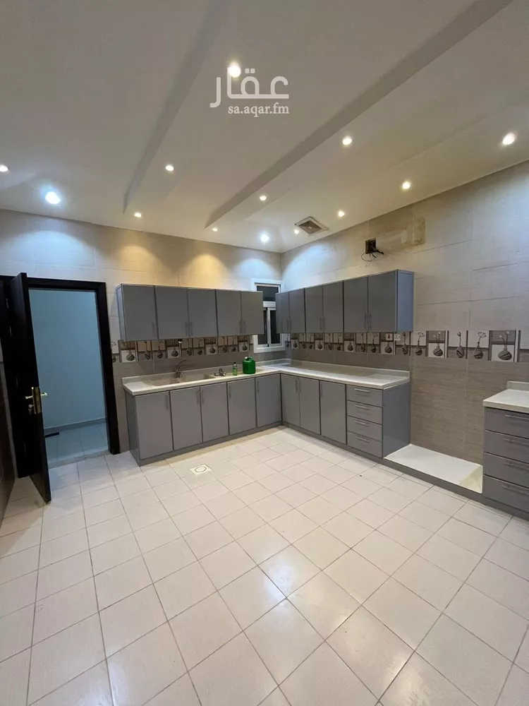 فيلا للإيجار في شارع رقم 551, حي النرجس, مدينة الرياض, منطقة الرياض صورة 2