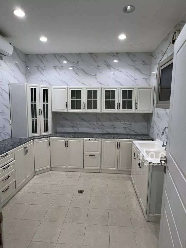 شقة للإيجار في شارع الشيخ عبدالله بن جبرين, حي القيروان, مدينة الرياض, منطقة الرياض