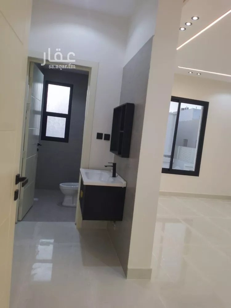 فيلا للبيع في شارع سيرين, حي عكاظ, مدينة الرياض, منطقة الرياض صورة 5