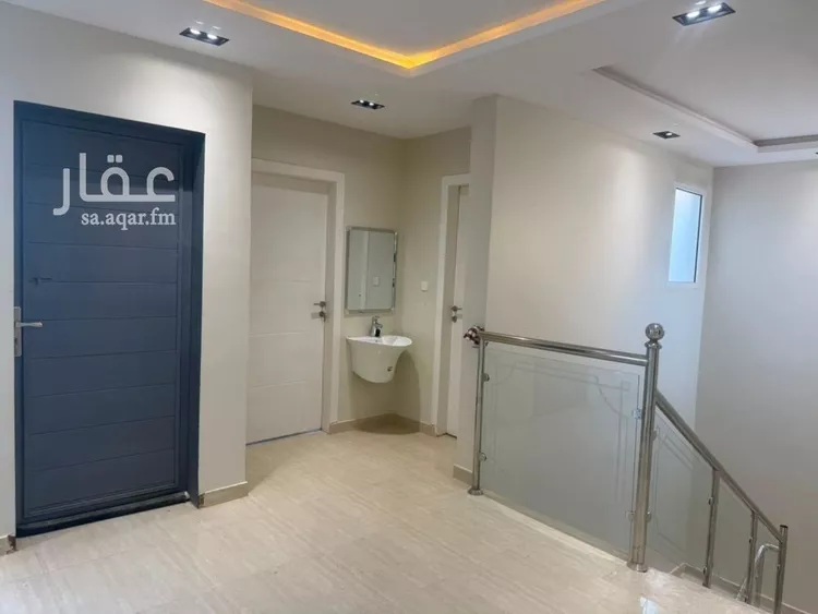 فيلا للإيجار في شارع المنذر بن سعيد, حي بدر, مدينة الرياض, منطقة الرياض صورة 2