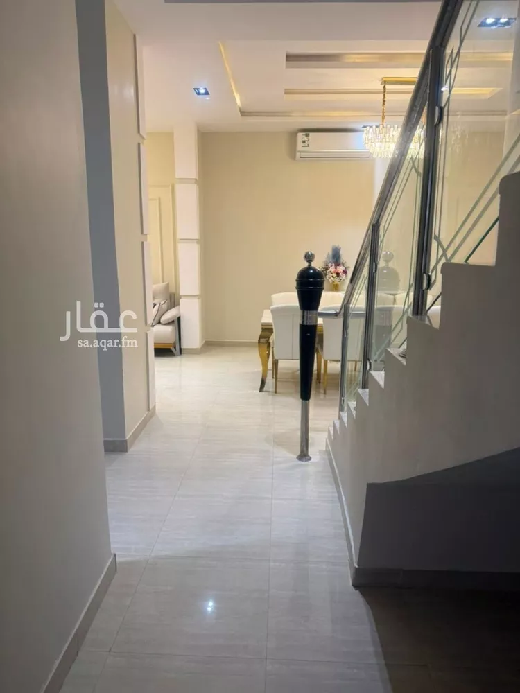 فيلا للإيجار في شارع المنذر بن سعيد, حي بدر, مدينة الرياض, منطقة الرياض صورة 3