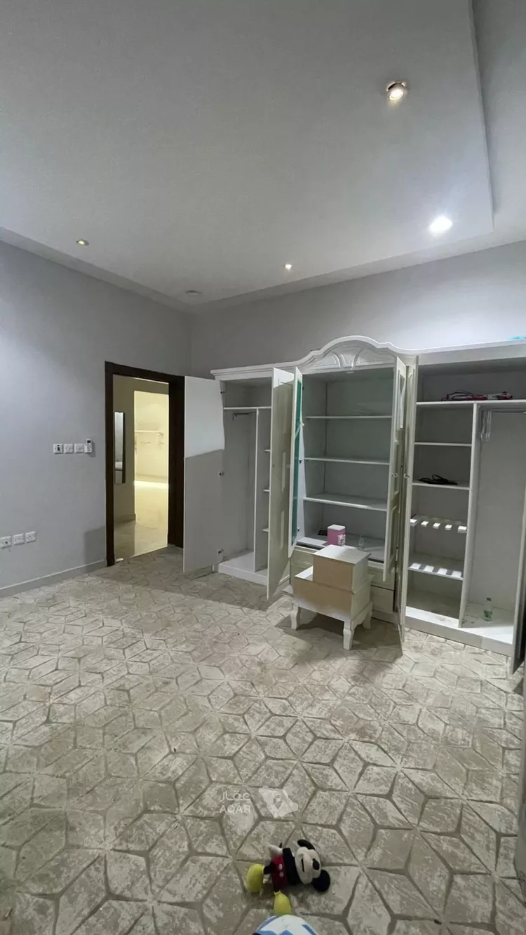 Floor for Rent in Riyadh Al Arid 7