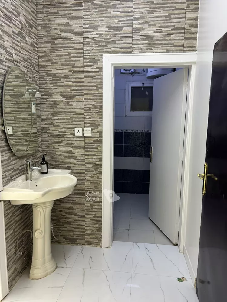 شقة للإيجار في شارع عبدالرحمن بن قاسم, حي عكاظ, مدينة الرياض, منطقة الرياض 9