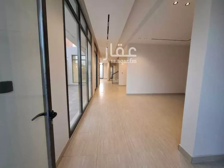 فيلا للبيع في شارع علي بن عبدالكريم, حي إشبيلية, مدينة الرياض, منطقة الرياض صورة 2