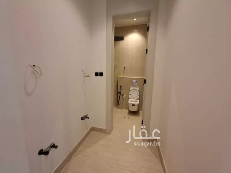فيلا للبيع في شارع علي بن عبدالكريم, حي إشبيلية, مدينة الرياض, منطقة الرياض 6