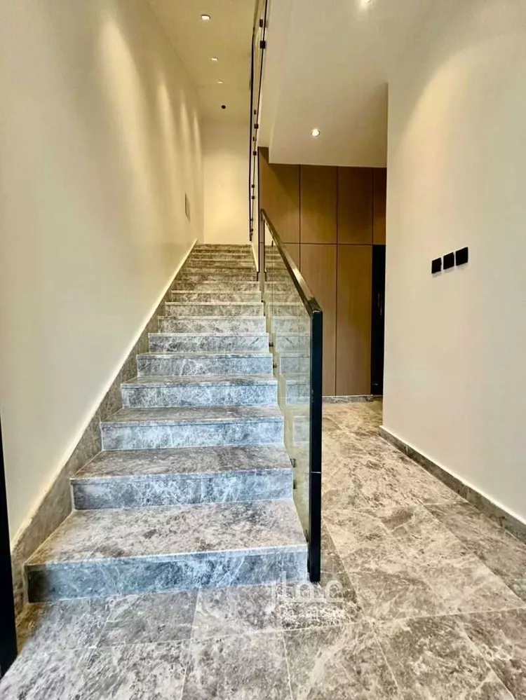 Floor for Sale in Riyadh An Narjis 18