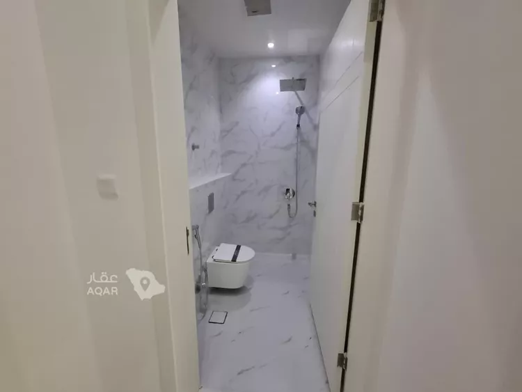 Floor for Sale in Riyadh Al Qadisiyah 4