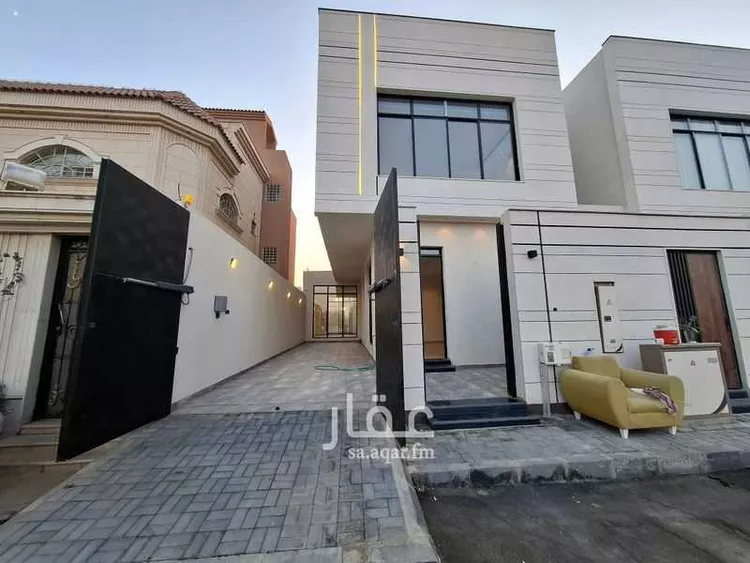 فيلا للبيع في شارع علي بن عبدالكريم, حي إشبيلية, مدينة الرياض, منطقة الرياض