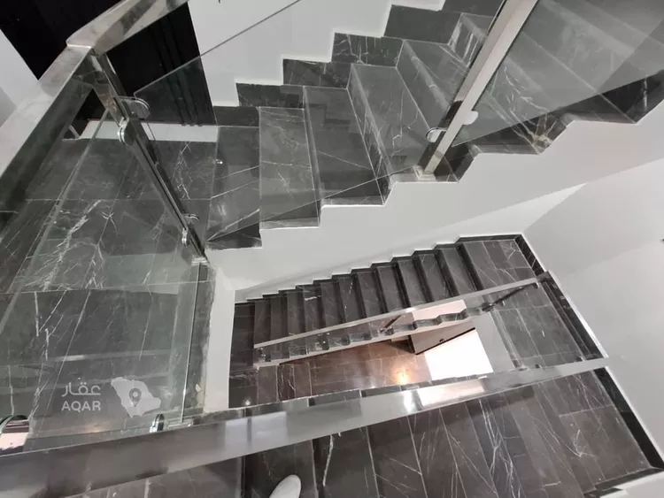 Floor for Sale in Riyadh Al Qadisiyah 13