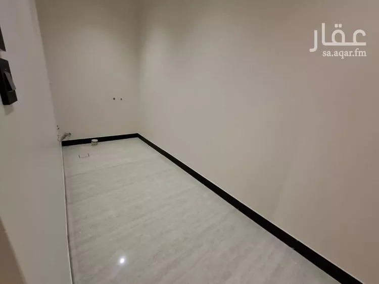 فيلا للبيع في شارع أبي عمر بن العلاء, حي الرمال, مدينة الرياض, منطقة الرياض صورة 5