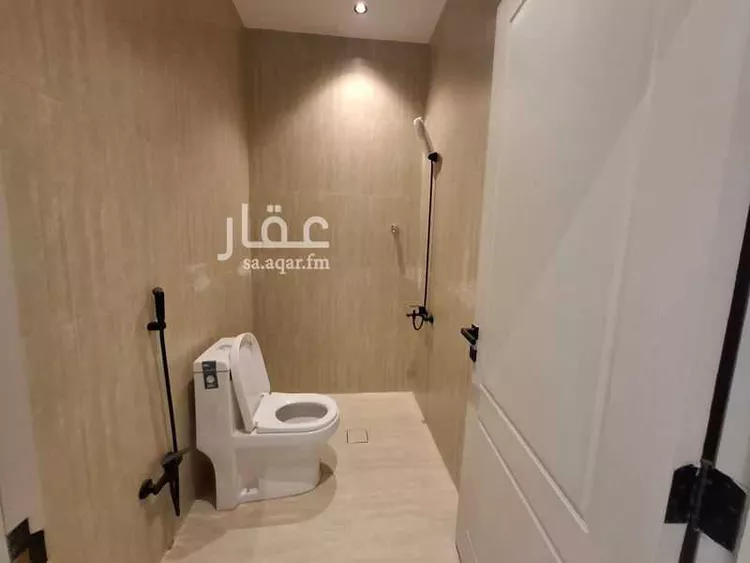 فيلا للبيع في شارع علي بن عبدالكريم, حي إشبيلية, مدينة الرياض, منطقة الرياض 12