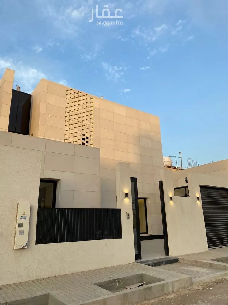 فيلا للبيع في شارع عبدالقادر بن عبدالوارث, حي المهدية, مدينة الرياض, منطقة الرياض صورة 2