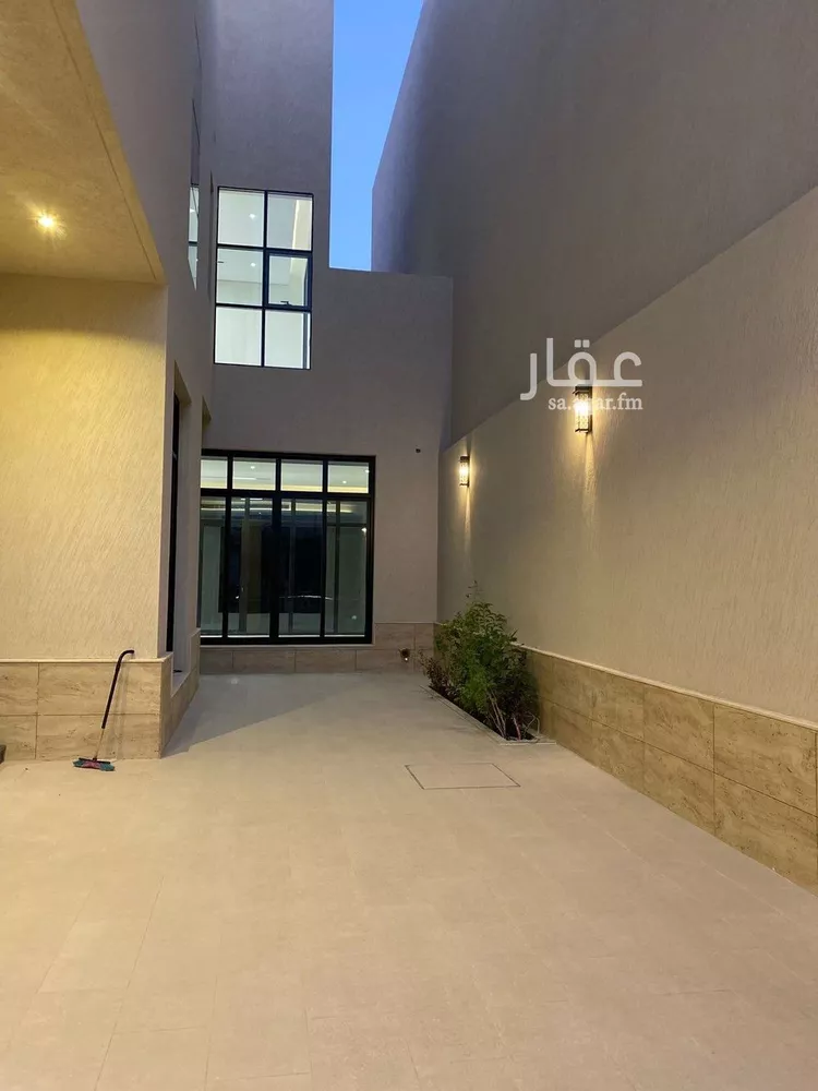 فيلا للبيع في شارع قطب الدين بن السلطان, حي المهدية, مدينة الرياض, منطقة الرياض صورة 5