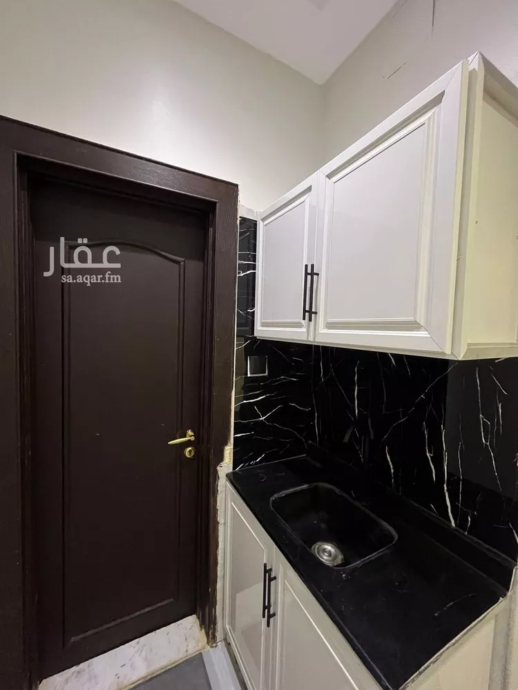 شقة للإيجار في شارع جرير بن عبدالله البجلي, حي مغرزات, مدينة الرياض, منطقة الرياض صورة 4