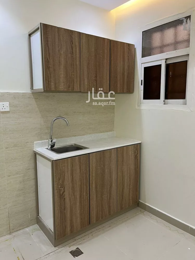 شقة للإيجار في شارع مسلم الفرعى, حي بدر, مدينة الرياض, منطقة الرياض 8