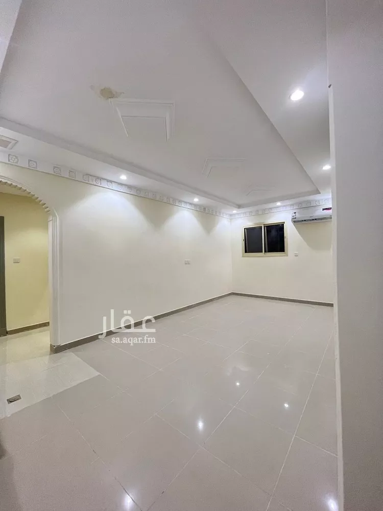 عمارة للإيجار في شارع معاوية بن حديج, حي بدر, مدينة الرياض, منطقة الرياض 8