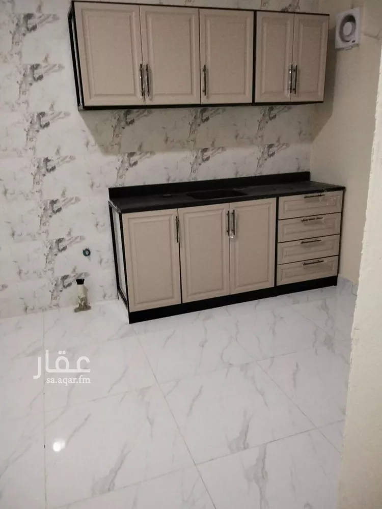 شقة للإيجار في شارع بعلبك, حي غرناطة, مدينة الرياض, منطقة الرياض