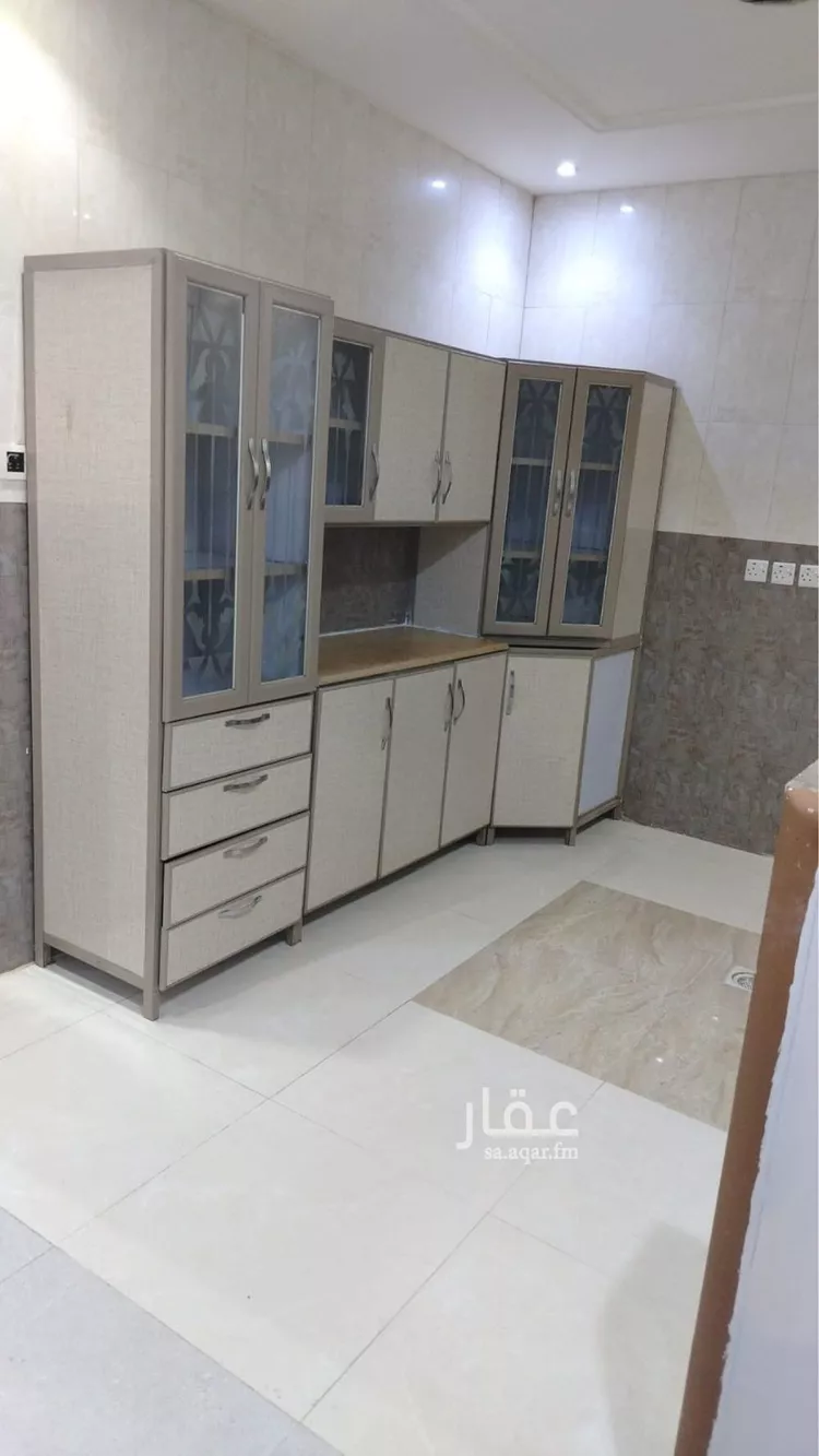 شقة للإيجار في شارع الشيخ حسن بن حسين بن علي, حي الحمراء, مدينة الرياض, منطقة الرياض صورة 2