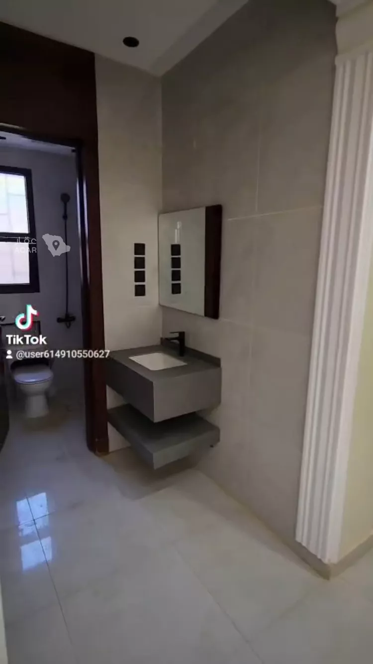 Floor for Rent in Riyadh Al Janadriyah