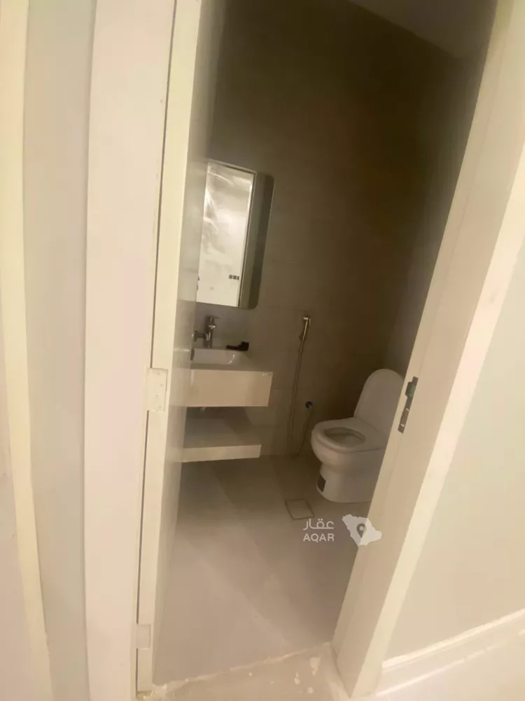 Floor for Rent in Riyadh An Narjis 8