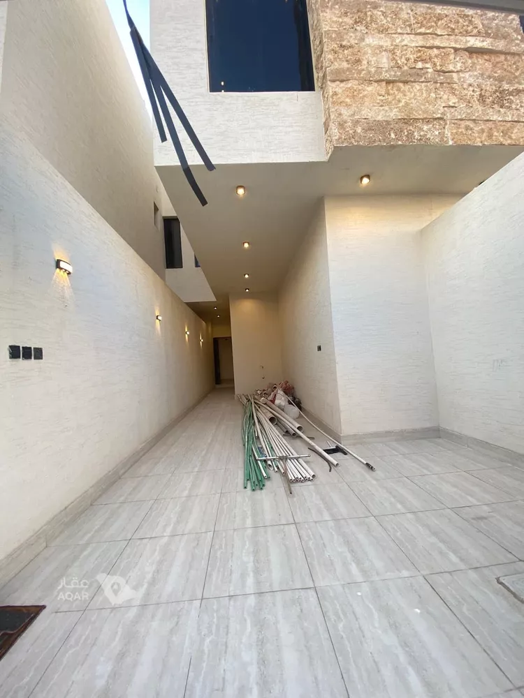 دور للبيع في شارع طريق الإمام مسلم, حي بدر, مدينة الرياض, منطقة الرياض صورة 2