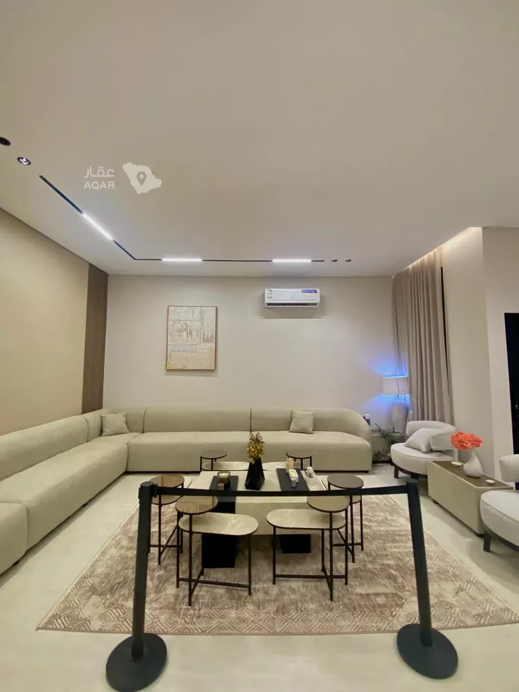 Floor for Sale in Riyadh Okaz 12