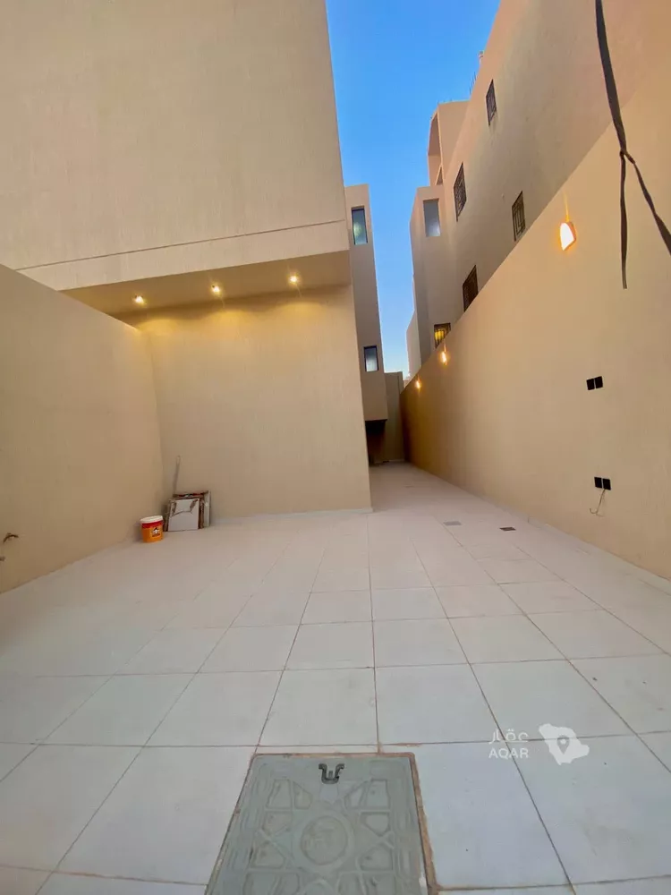 دور للبيع في شارع مالك بن الحارث , حي بدر, مدينة الرياض, منطقة الرياض صورة 5