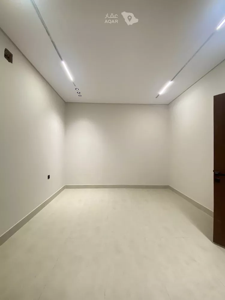 فيلا للبيع في شارع يعقوب بن أبي الفضل, حي عكاظ, مدينة الرياض, منطقة الرياض 3
